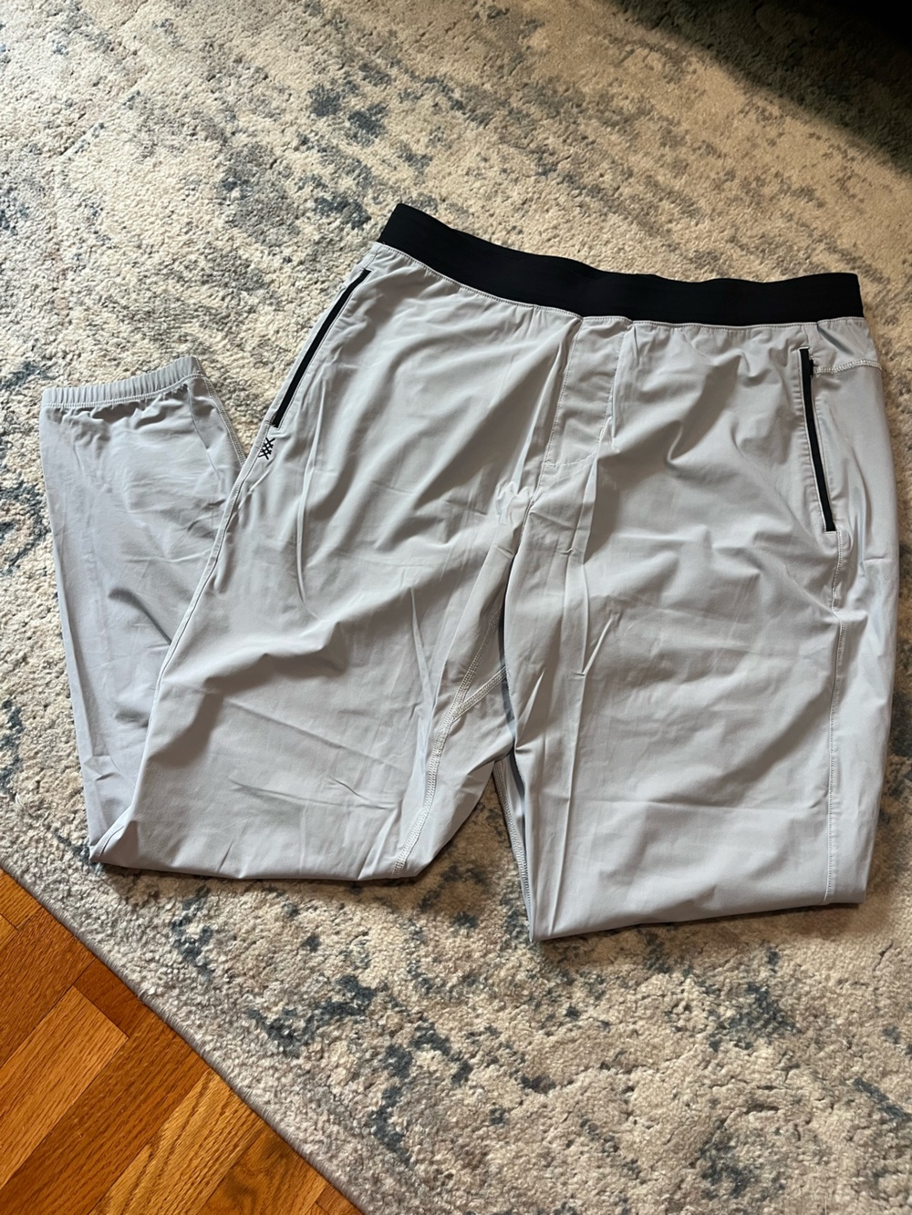 Men’s Rhône Light Gray Athletic Joggers with Black Waistband